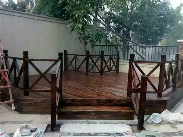 武汉防腐木地板铺设